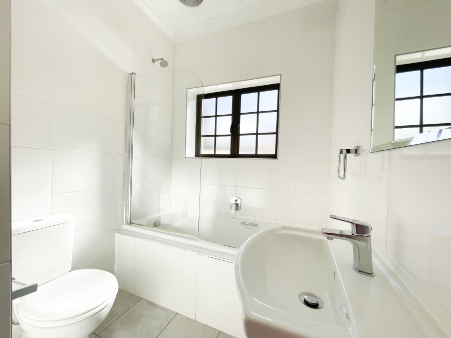 To Let 2 Bedroom Property for Rent in Wynberg Upper Western Cape